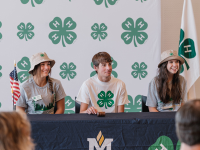 4-H members participating in 4-H Congress