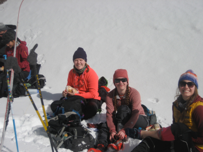 Honors College students eat lunch at Ski & Read.