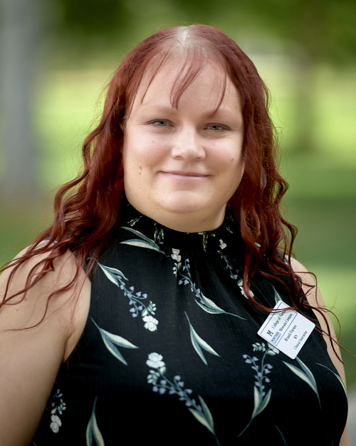 Brandi Farnes Headshot