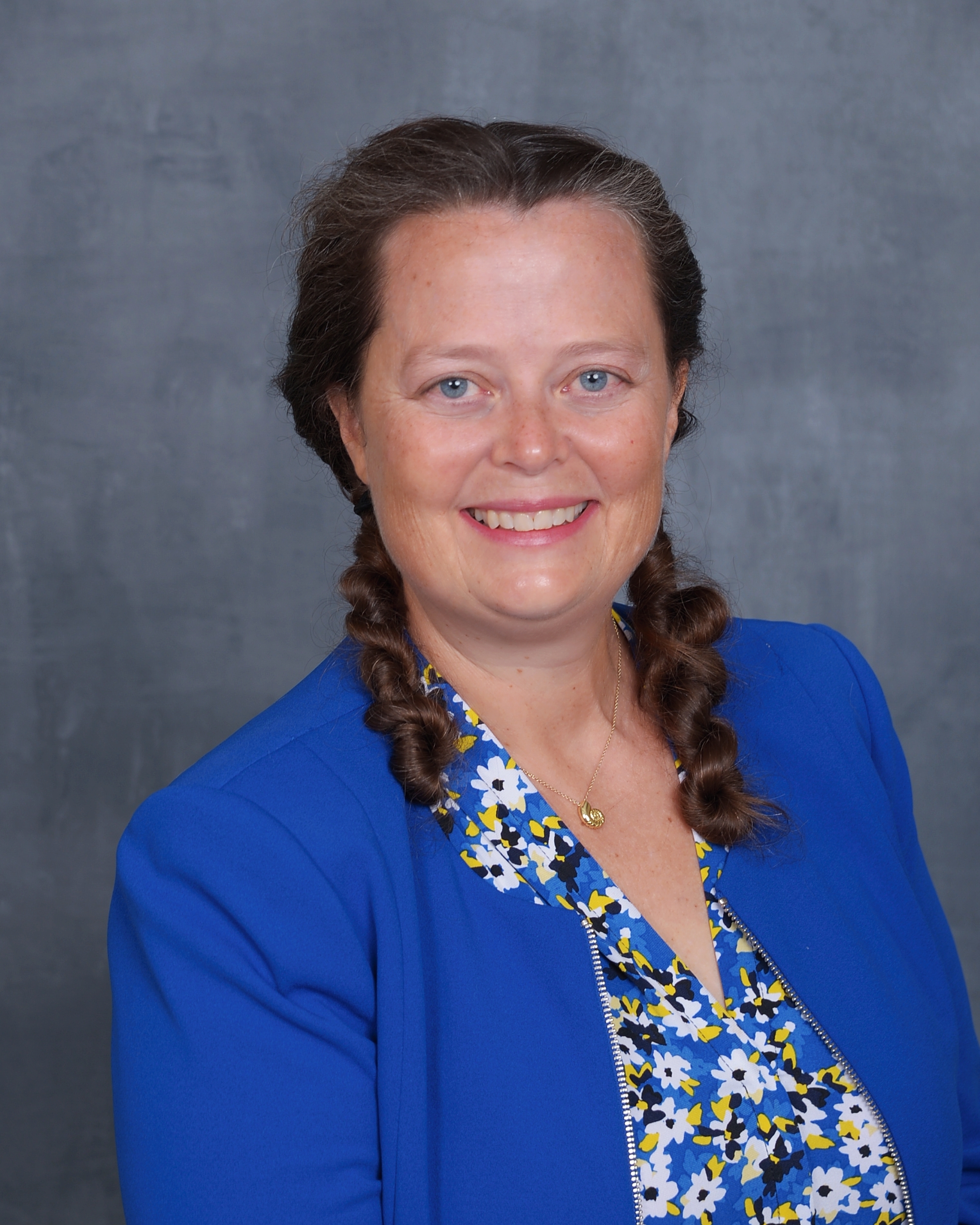 Ruth Tretter Headshot